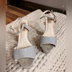 Dyeables Silver Glitter Ankle-Strap Women's Sandals